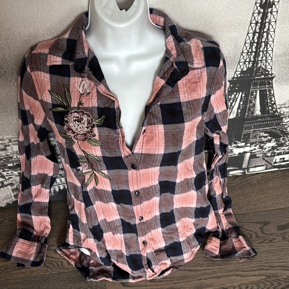 Streetwear Society Pink and Black Plaid Blouse - Picture 4 of 11